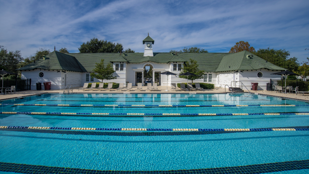 EndersPlaceatBaldwinPark_LuxuryApartmentCommunity_Pool_OrlandoFL