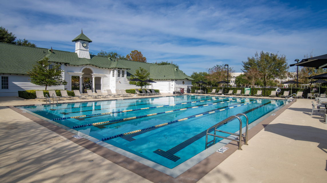 EndersPlaceatBaldwinPark_LuxuryApartmentCommunity_Pool_OrlandoFL