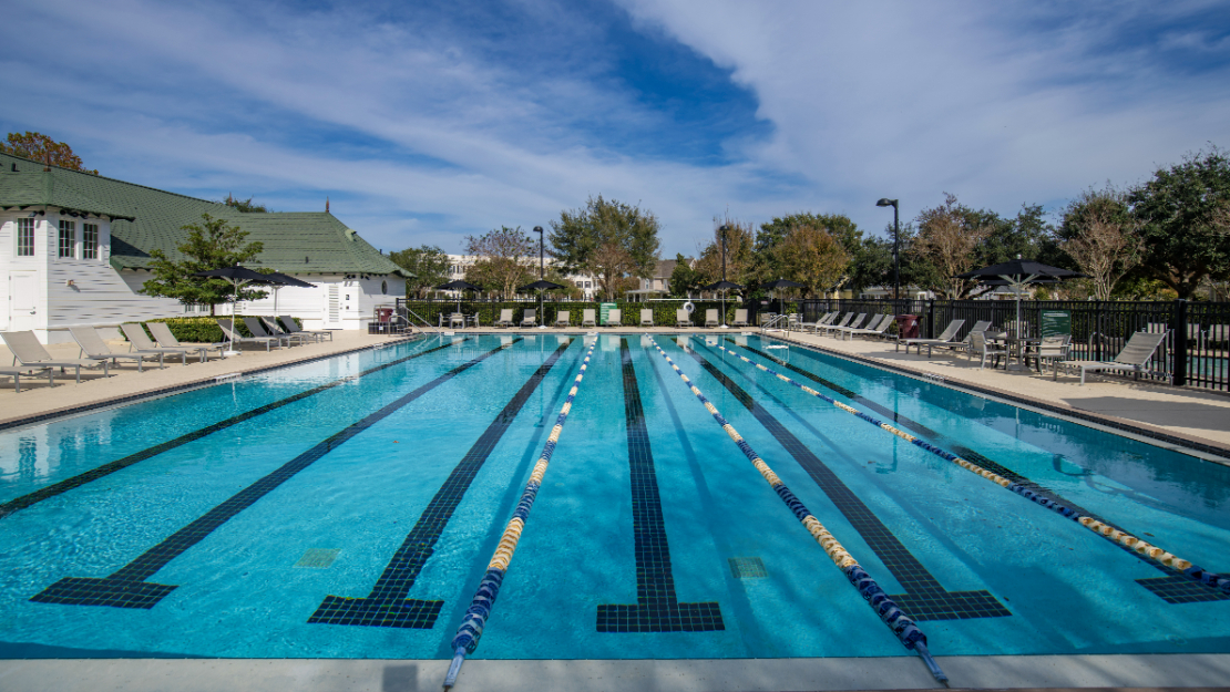 EndersPlaceatBaldwinPark_LuxuryApartmentCommunity_Pool_OrlandoFL