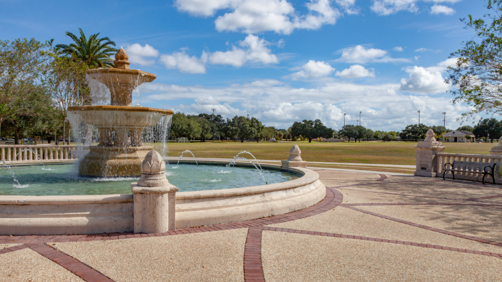 EndersPlaceatBaldwinPark_LuxuryApartmentCommunity_Fountain_OrlandoFL