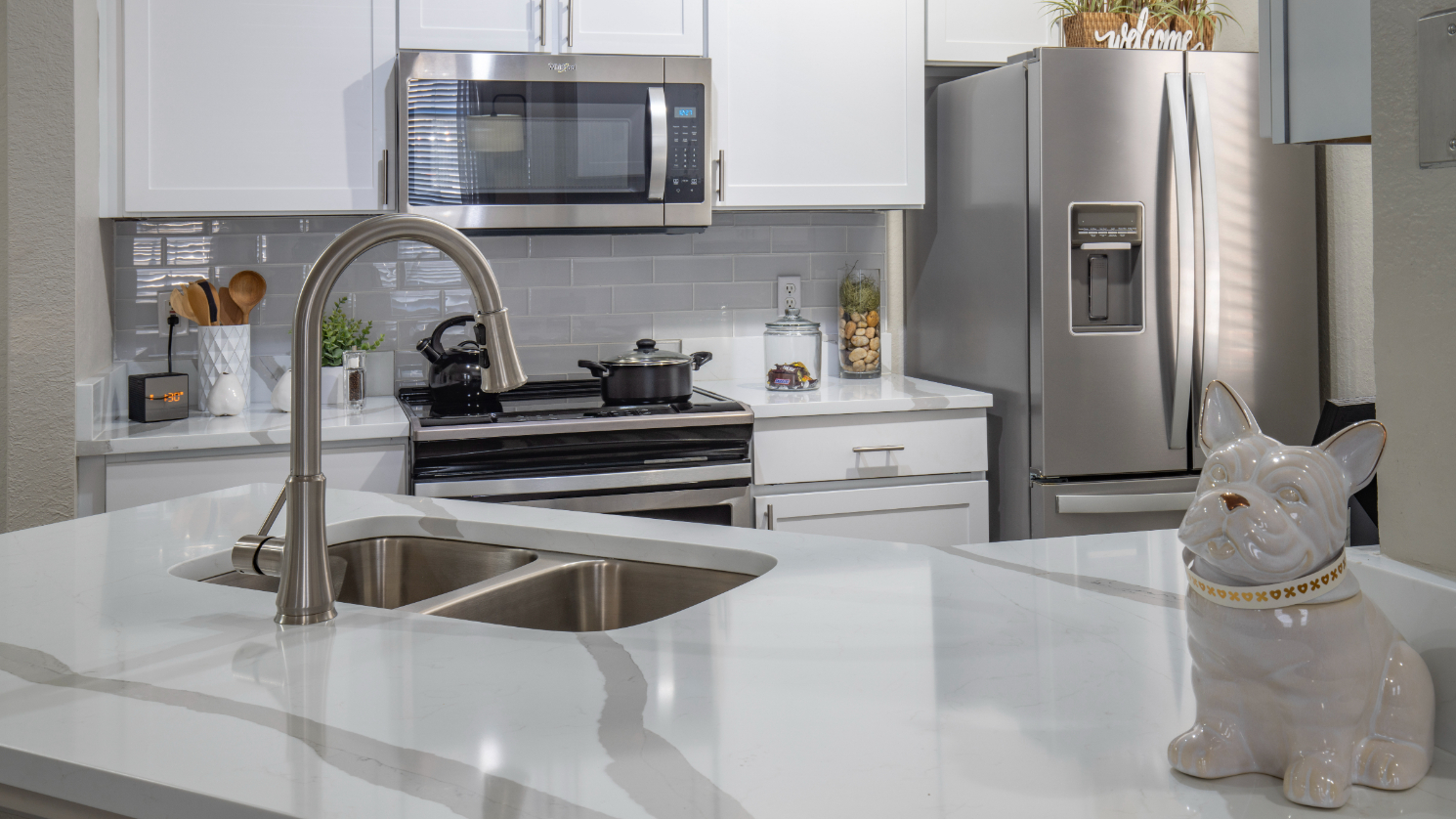 EndersPlaceatBaldwinPark_LuxuryApartmentCommunity_Kitchen_OrlandoFL