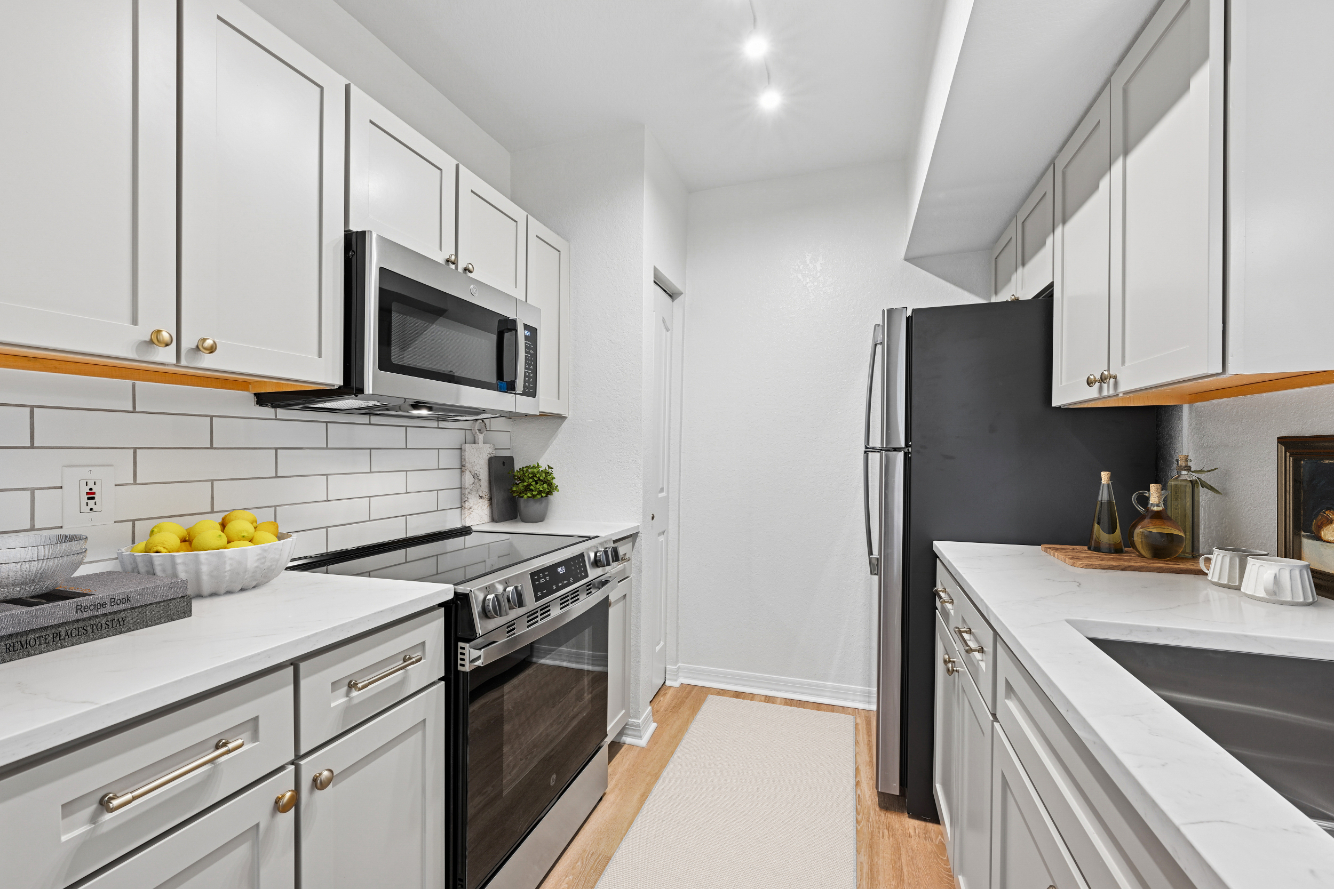 EndersPlaceatBaldwinPark_LuxuryApartmentCommunity_Kitchen_OrlandoFL