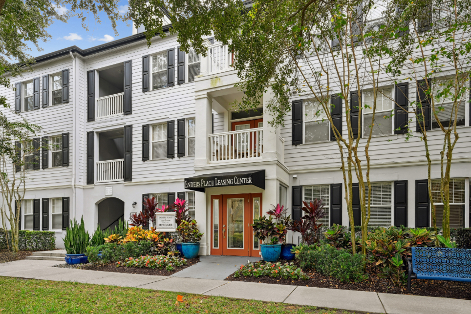 EndersPlaceatBaldwinPark_LuxuryApartmentCommunity_LeasingCenter_OrlandoFL